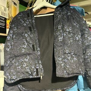 Source Unknown Dark Floral Kids Puffer Jacket in Excellent condition